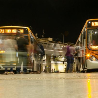 Serviços caem 1,2% em março, setor de transportes puxa recuo