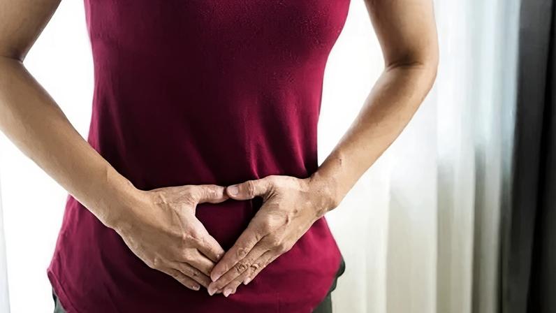 A cólica menstrual intensa é um dos principais sintomas da endometriose