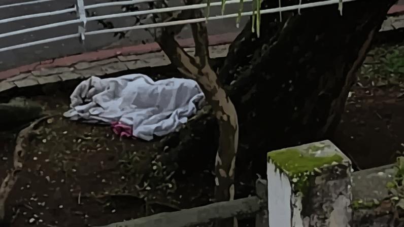 Mulher dormindo na rua é confundida com cadáver em Curitiba