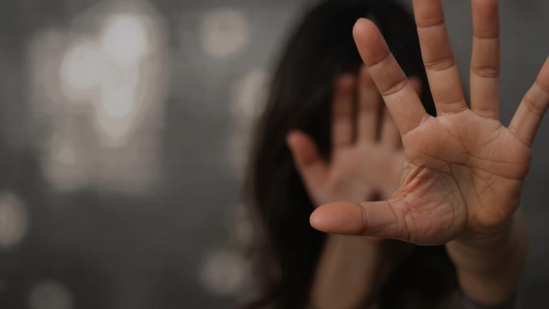 Mulher é brutalmente espancada e sofre violência sexual após criminoso invadir sua casa, em Capitão Enéas