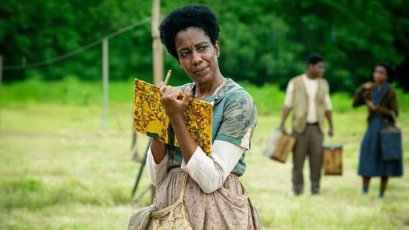 Maria Gal é produtora e protagonista do filme “Carolina Maria de Jesus”, inspirado na trajetória de uma das vozes mais importantes da literatura brasileira