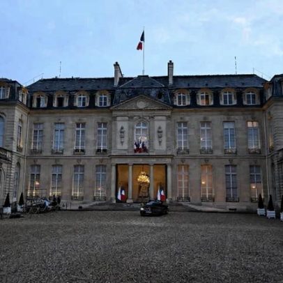 Palácio presidencial francês é alvo de operação por suspeita de corrupção