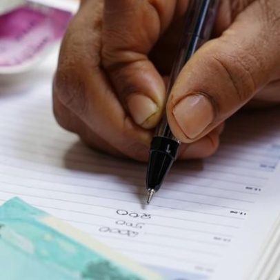 Oferta de crédito recua, com inadimplência e endividamento elevados