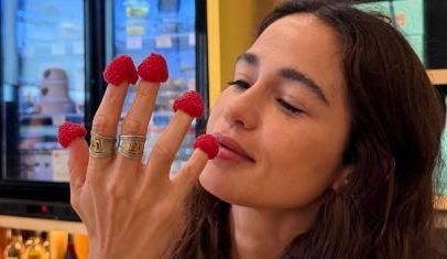 Nanda Costa viaja sozinha a Paris e lamenta saudade das filhas
