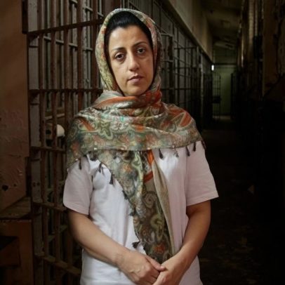 Ativista iraniano ligado ao Nobel da Paz entre a vida e a morte em hospital