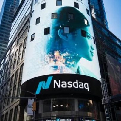 Nasdaq e S&P 500 atingem recordes com lucros e negociações EUA-Irã