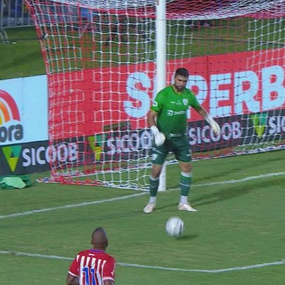 Gustavo, goleiro do América-MG, falha em gol do Náutico é mostrada em vídeo