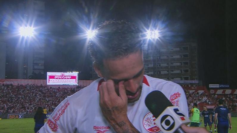 Herói do Náutico contra o Cuiabá, Todinho se emociona: "Estava sendo muito desacreditado" — Foto: Reprodução/Sportv