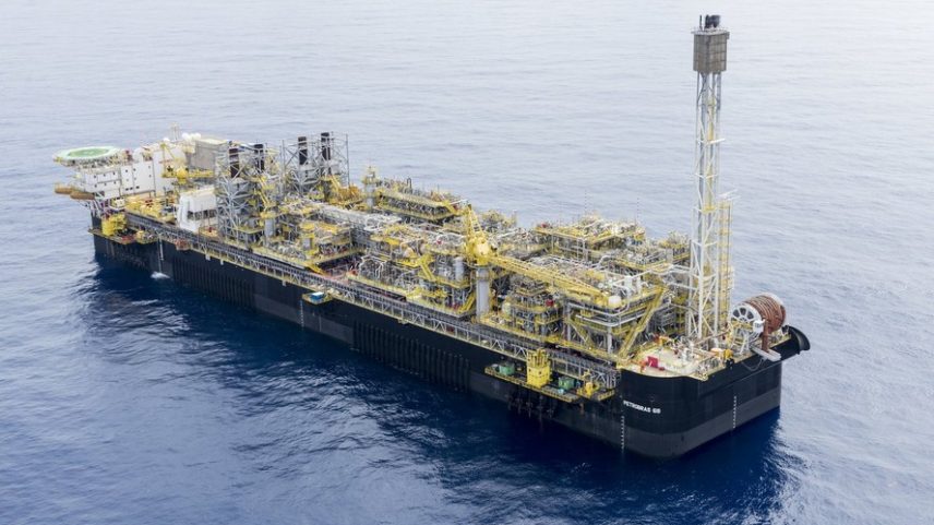 Navio-plataforma P-68, da Petrobras, que opera no pré-sal da Bacia de Santos — Foto: Divulgação/Agência Petrobras