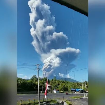 Erupção de vulcão na Indonésia mata três e deixa dez desaparecidos