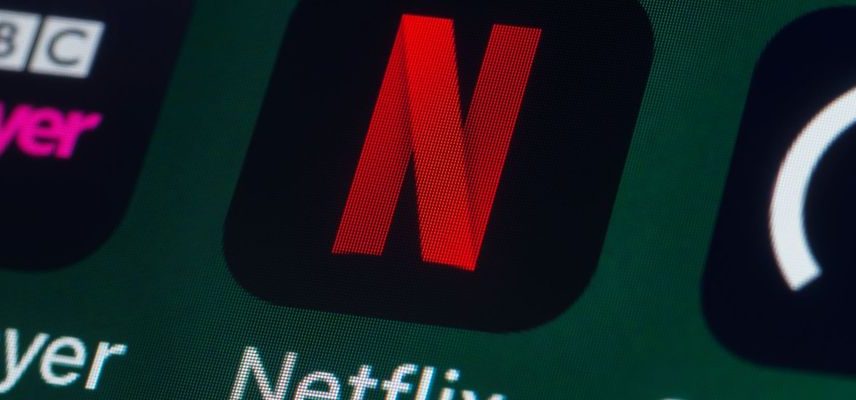 Nova busca por voz da Netflix usa IA para recomendar filmes por humor e contexto