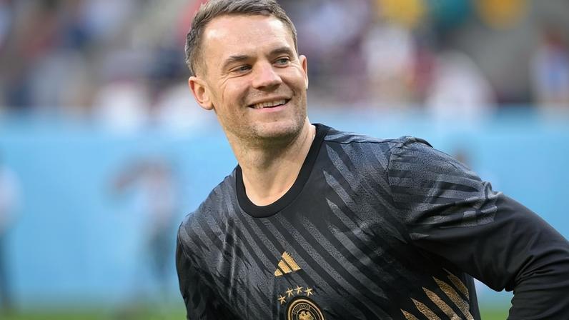 Neuer, durante aquecimento em jogo da Alemanha