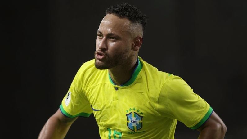 Neymar balançou as redes contra a Bolívia e tornou-se maior artilheiro da seleção brasileira