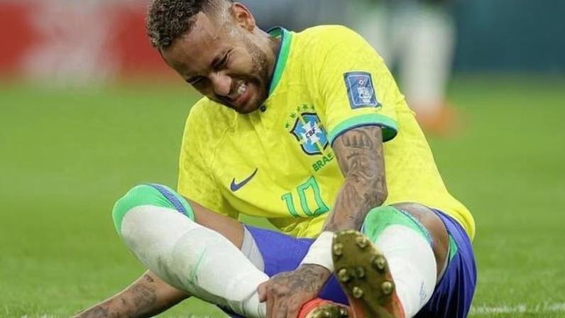 Neymar com dores: Copa é sinônimo de sofrimento?