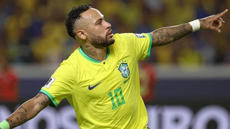 Neymar com a camisa da Seleção Brasileira
