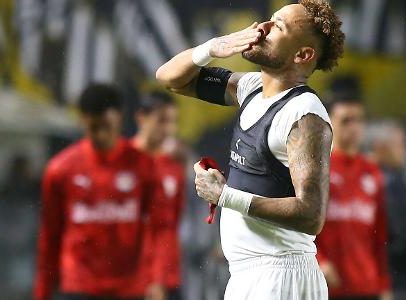 Neymar marca na despedida da Vila; Santos vence Bragantino e evita Z4