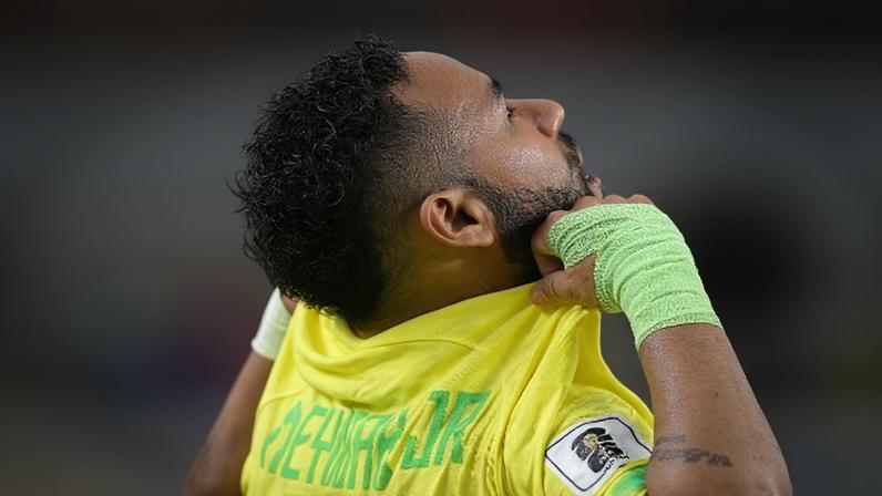 Neymar em jogo contra a Bolívia pelas Eliminatórias da Copa do Mundo de 2026