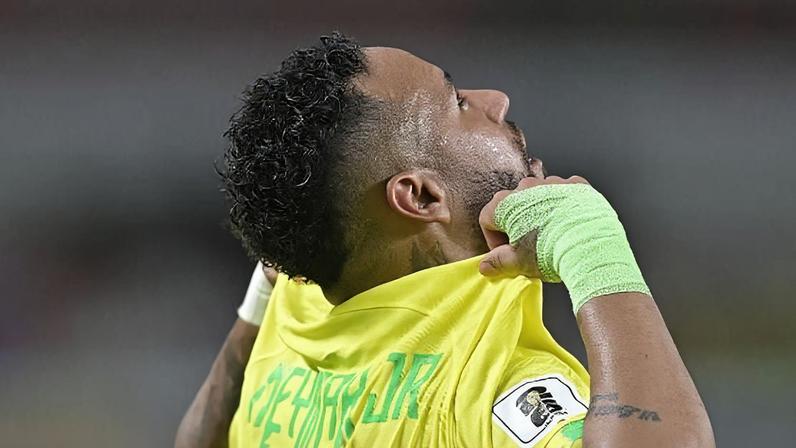 Neymar da Seleção Brasileira em jogo contra a Bolívia pelas Eliminatórias da Copa do Mundo de 2026