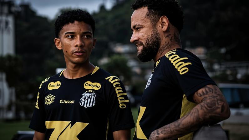 Neymar e Robinho Júnior durante treino do Santos