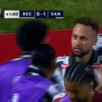 Neymar e Robinho Jr se abraçam após episódio de violência