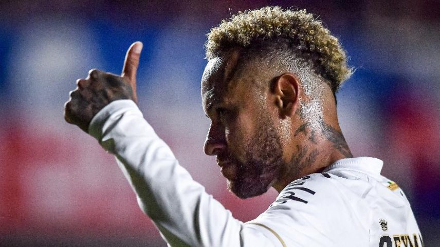 Neymar em ação pelo Santos na Copa Sul-Americana
