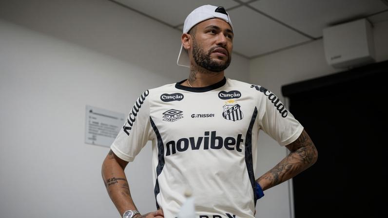 Neymar em trabalho interno na academia do CT Rei Pelé