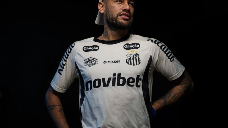 Neymar em trabalho interno na academia do CT Rei Pelé