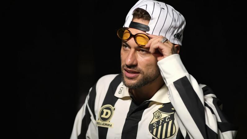 Neymar marca presença na Vila antes de se apresentar na Seleção Brasileira (Foto: Mauricio De Souza/AGIF/Folhapress)