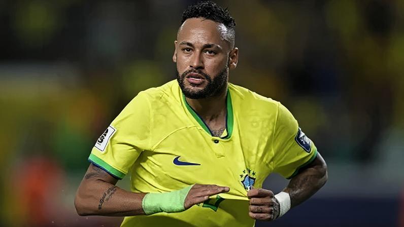 Neymar comemora seu gol na vitória do Brasil sobre a Bolívia no Mangueirão, no Pará