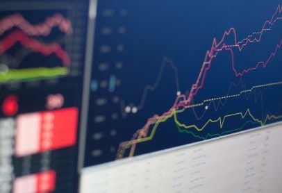 Mercado de ações do Irã deve reabrir na terça, afirma mídia estatal