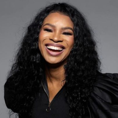 Cantora relata ação de Deus após abusos e traição