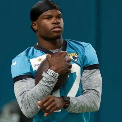 Travis Hunter encara questões sobre papel de duas posições
