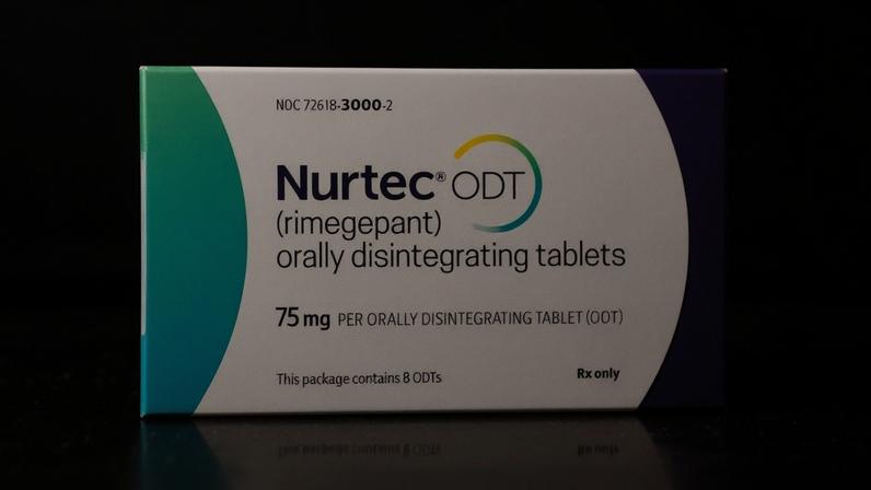 Caixa do medicamento Nurtec ODT; produto passa a ter comercialização autorizada no mercado farmacêutico brasileiro