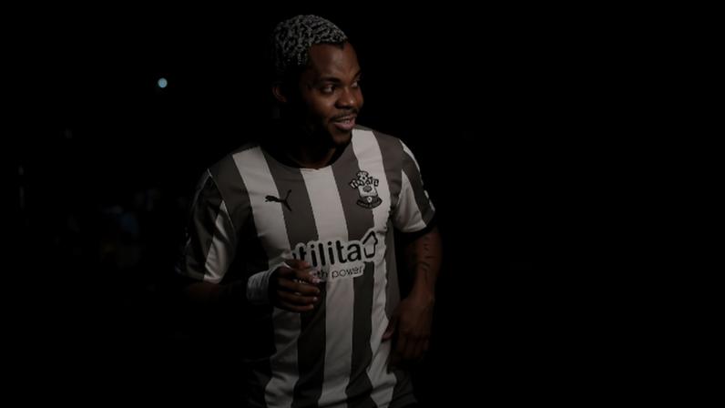 O jogador nigeriano Victor Udoh, ex-Southampton, morreu aos 21 anos