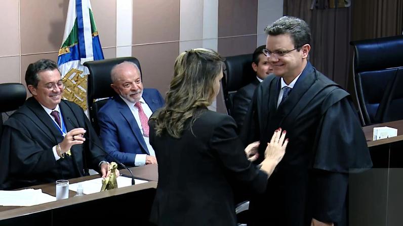 Ex-deputado Odair Cunha toma posse como ministro do TCU
