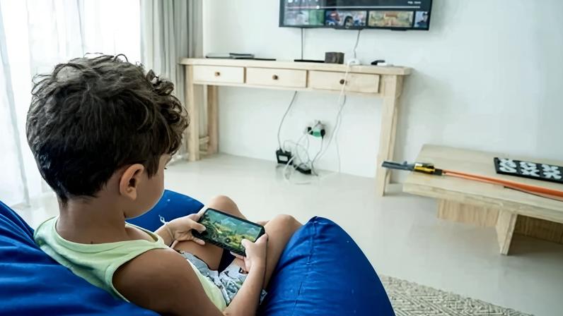 Entenda o que entra na mira da nova norma brasileira que defende crianças e adolescentes online: o ECA Digital.