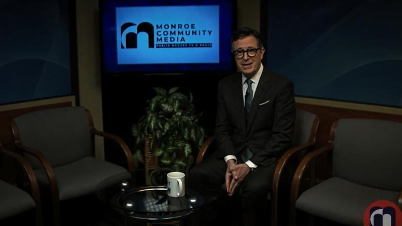 Stephen Colbert retorna rápido à TV noturna em Monroe Public Access, Michigan