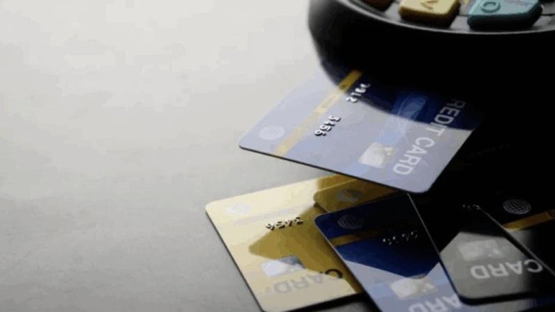 Recursos teriam origem em estelionatos praticados por clonagem de cartões de crédito
