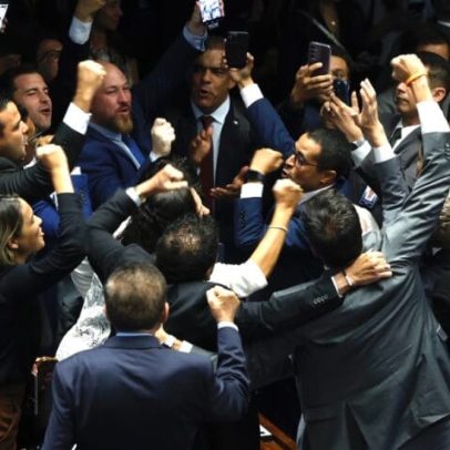 Rimas do poder revelam versos ocultos da história