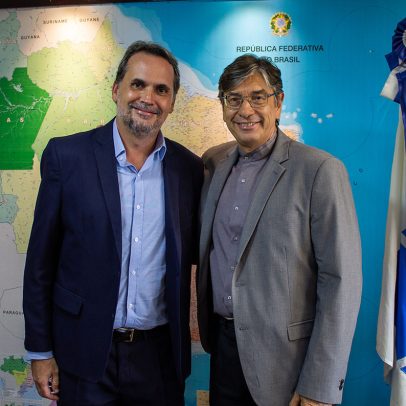 Ministro Bruno Moretti visita sede do IBGE no Rio de Janeiro