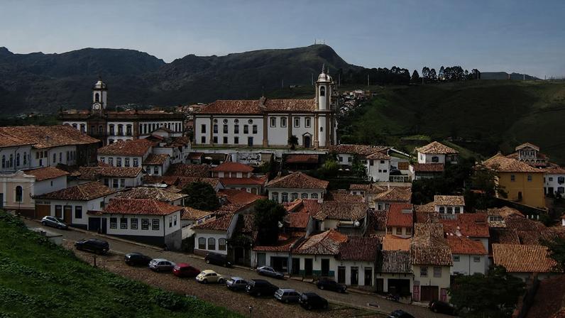 Casario colonial e igrejas históricas em Ouro Preto MG, cidade-sede da UFOP. Crédito: Viagens e Caminhos.
