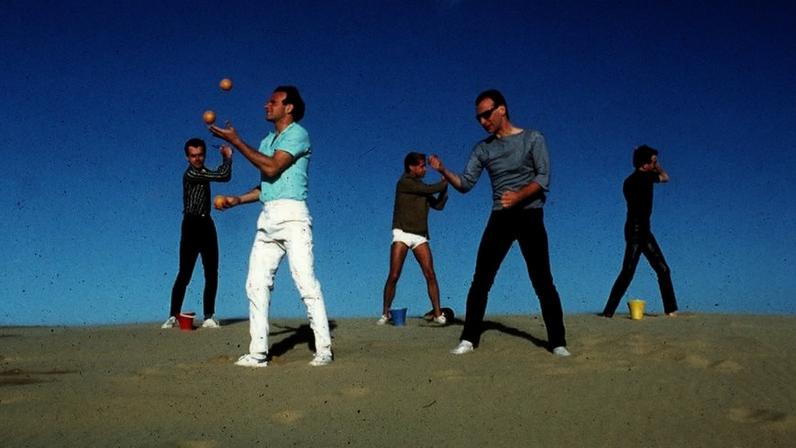 Integrantes do Men at Work na gravação do clipe de 'Down Under', em 8 de dezembro de 1982