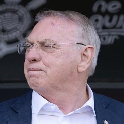 Corinthians paga salários de abril atrasados ao elenco profissional