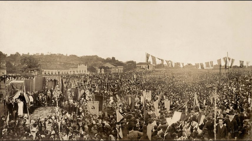 Missa campal celebrada em ação de graças pela abolição da escravatura no Brasil no campo de São Cristóvão, no Rio de Janeiro, em 1888 — Foto: Luiz Antonio Ferreira/Acervo Instituto Moreira Salles