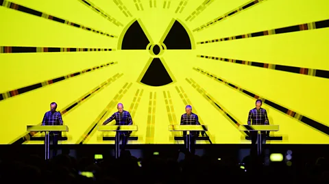 Radioatividade, faixa de 1976 do Kraftwerk, vira hino anti-nuclear