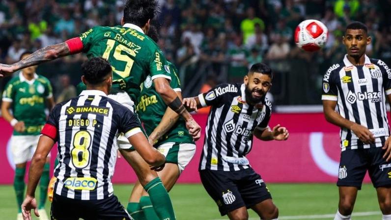Na imagem acima, lance do jogo entre Palmeiras e Santos, válido pela final do Campeonato Paulista de 2024