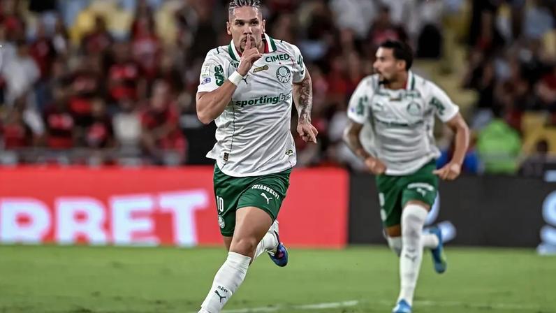 Paulinho comemora gol do Palmeiras sobre o Flamengo (Foto: Jayson Braga/Brazil Photo Press/Folhapress)