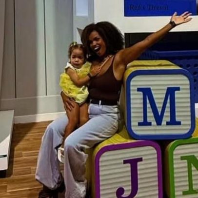 Jeniffer Nascimento usa folga para passeio na Disney com a filha