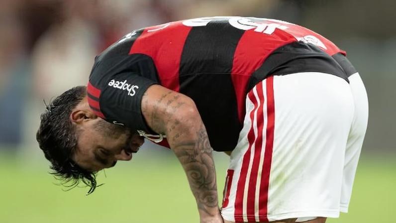 Lucas Paquetá se lesionou na vitória do Flamengo sobre o Bahia, no Brasileirão