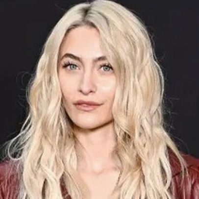 Paris Jackson aborda comportamento durante luta contra o vício